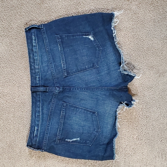 Womens Gap Slim Cut Offs size 32 - Picture 4 of 8